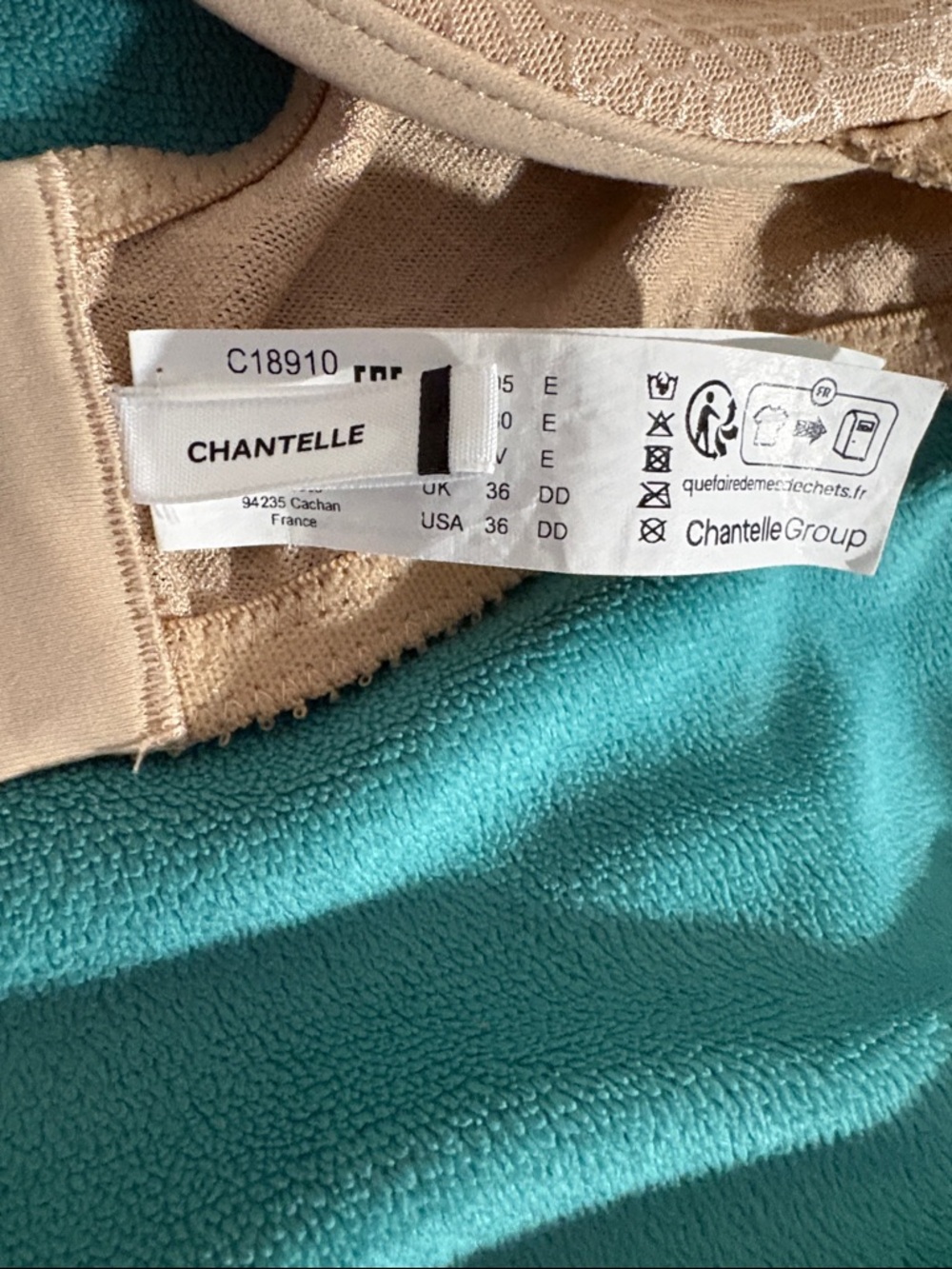 Chantelle C Magnifique Minimizer Seamless Soft Cup Bra - Picture 6 of 10